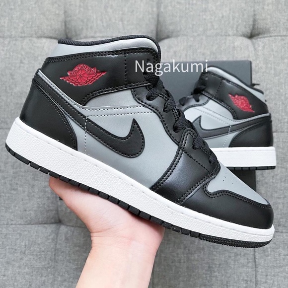 Jordan Shoes - 🦍 Nike Air Jordan 1 mid black grey shoes